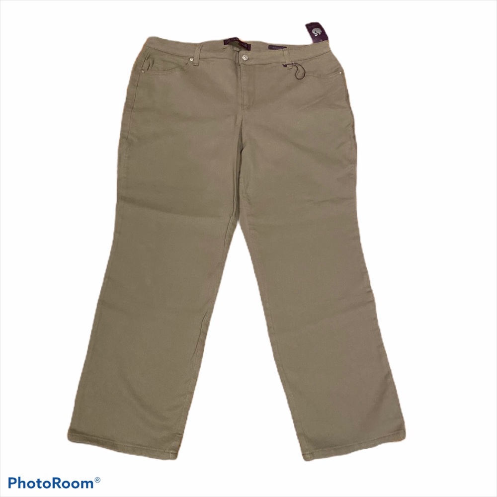 NWT Gloria Vanderbilt khaki pants